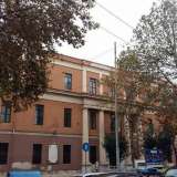La facciata della caserma Picca, costruita in piazza Luigi di Savoia nel 1879 ed entrata in funzione l'anno seguente